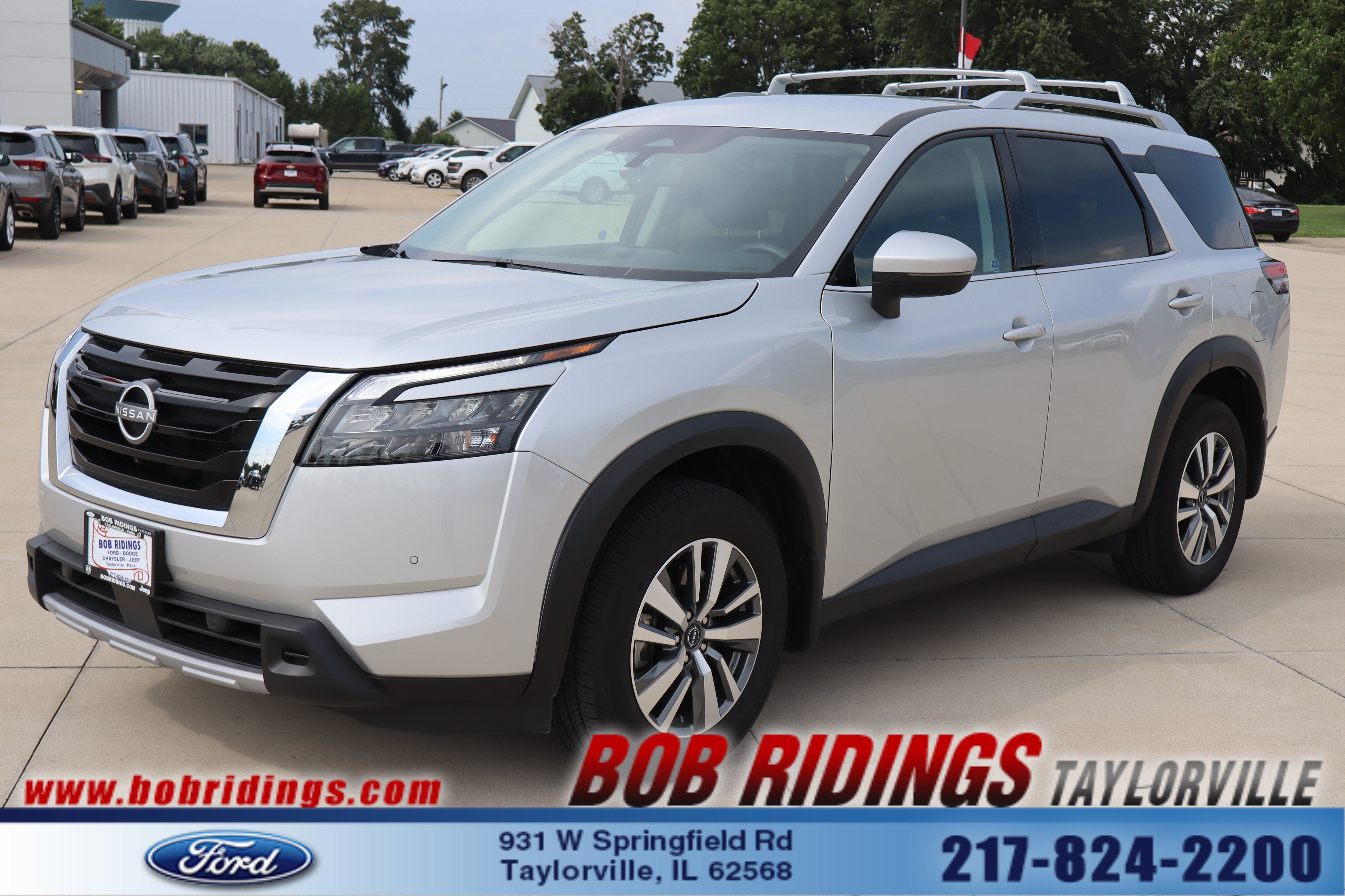Used 2025 Nissan Pathfinder SL w/ Cargo Package