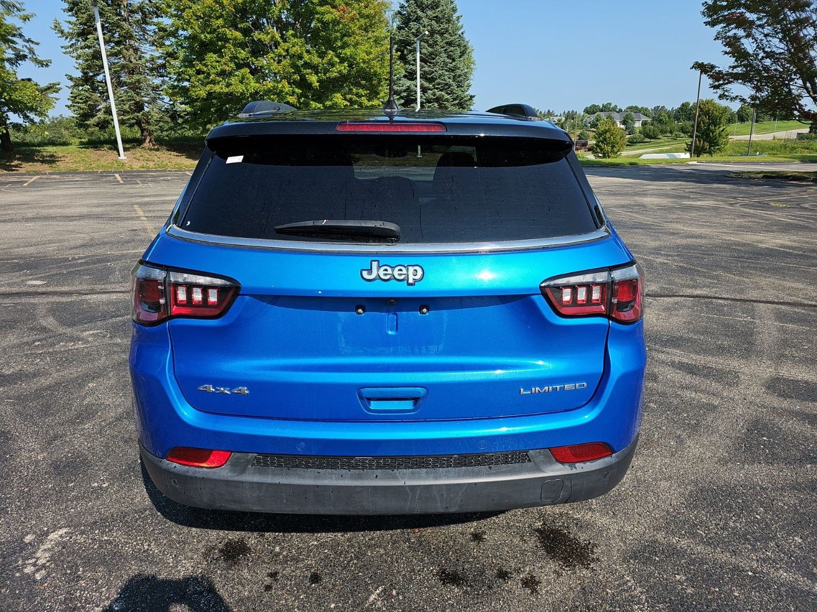 Used 2025 Jeep Compass Limited AWD/4WD image 5