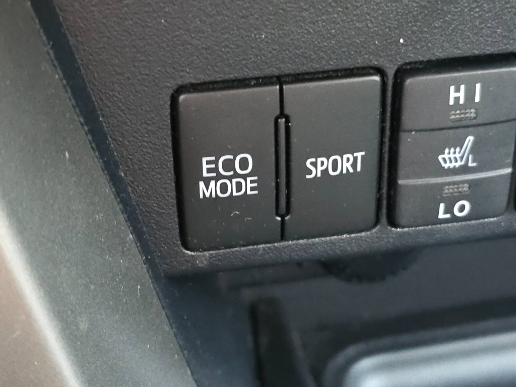 Used 2013 Toyota RAV4 Limited AWD/4WD image 30