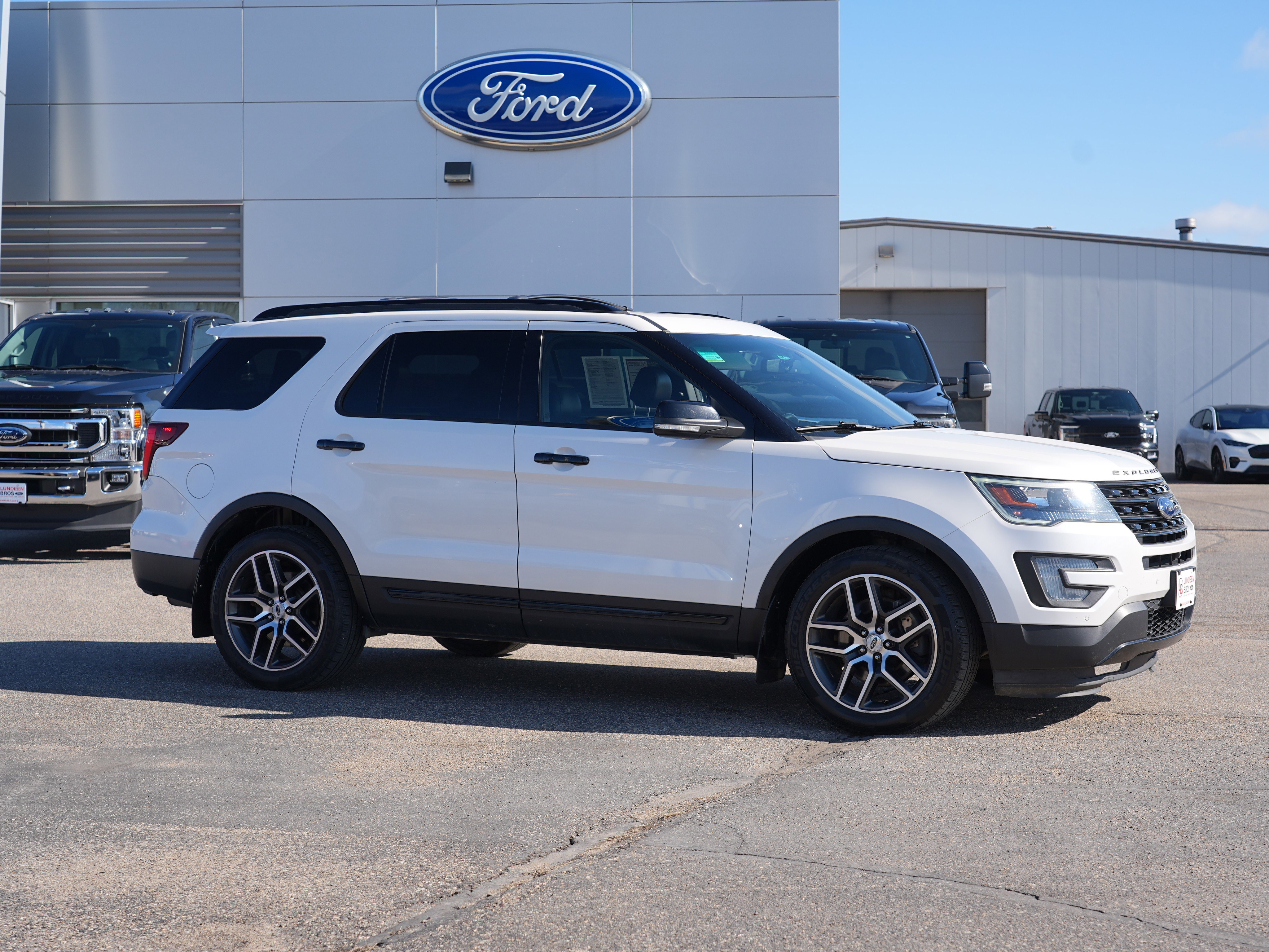 Used 2016 Ford Explorer Sport w/ Equipment Group 401A image 2