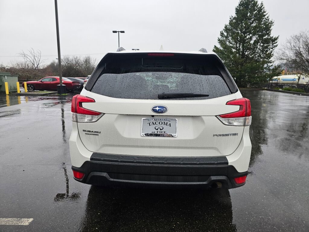 Used 2020 Subaru Forester Premium image 6