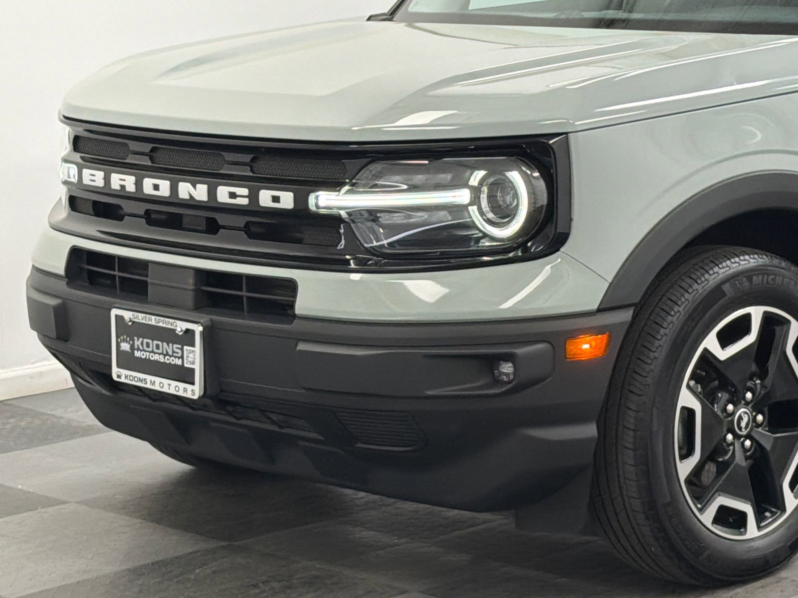 Used 2024 Ford Bronco Sport Outer Banks w/ Tech Package image 2