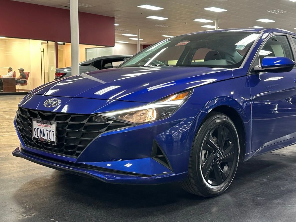 Used 2023 Hyundai Elantra Blue image 11
