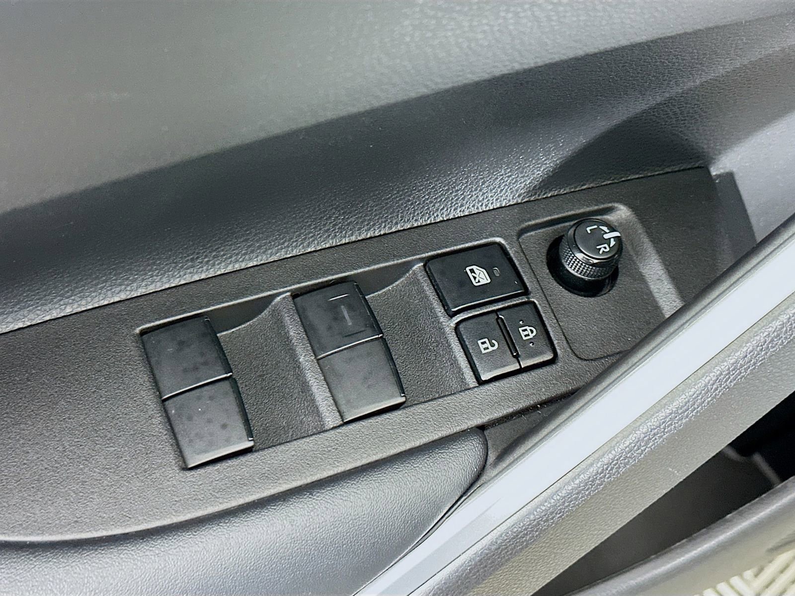 Certified 2024 Toyota Corolla Cross LE w/ Moonroof Package image 18