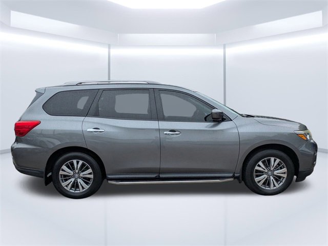 Used 2020 Nissan Pathfinder SV image 3