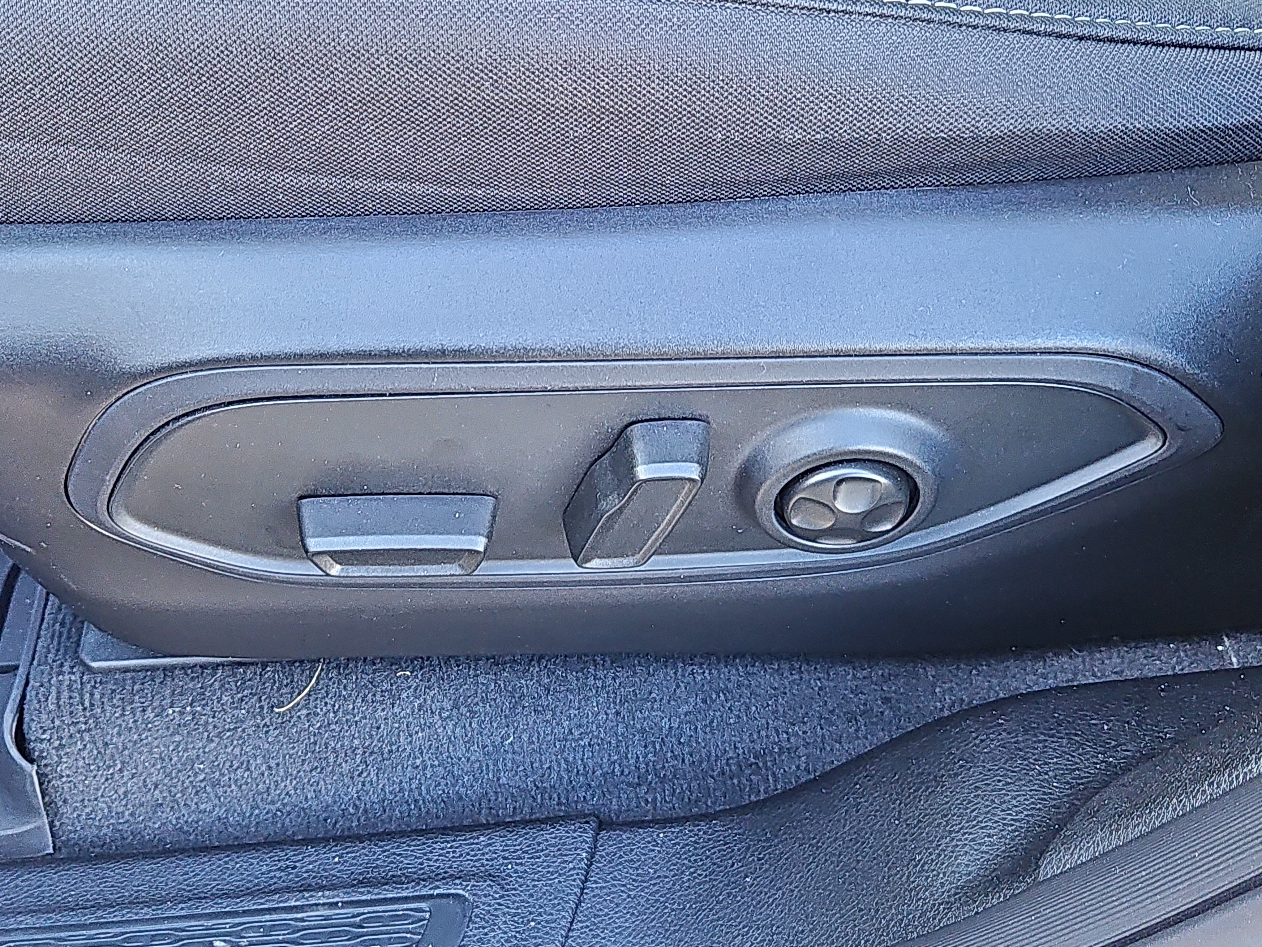 Used 2024 Jeep Grand Cherokee L Laredo w/ Trailer Tow Package image 12