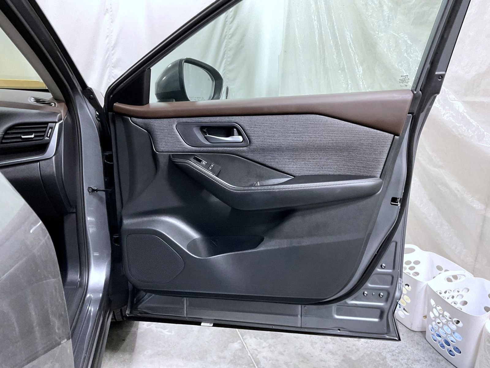 Used 2023 Nissan Rogue SV AWD/4WD image 17