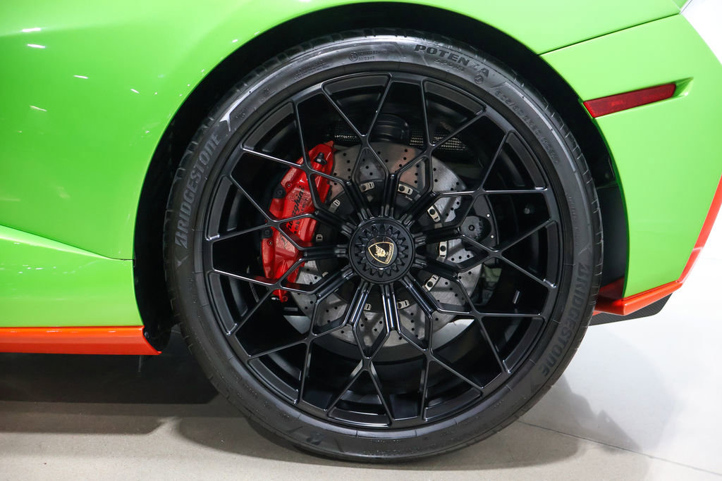 Used 2022 Lamborghini Huracan STO image 11