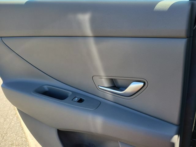 New 2026 Hyundai Elantra Hybrid FWD image 23