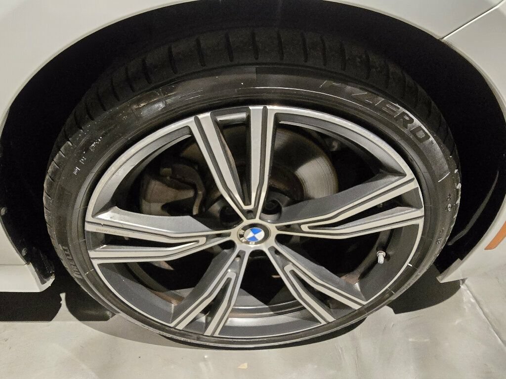 Used 2023 BMW 330i Sedan w/ Convenience Package RWD image 25