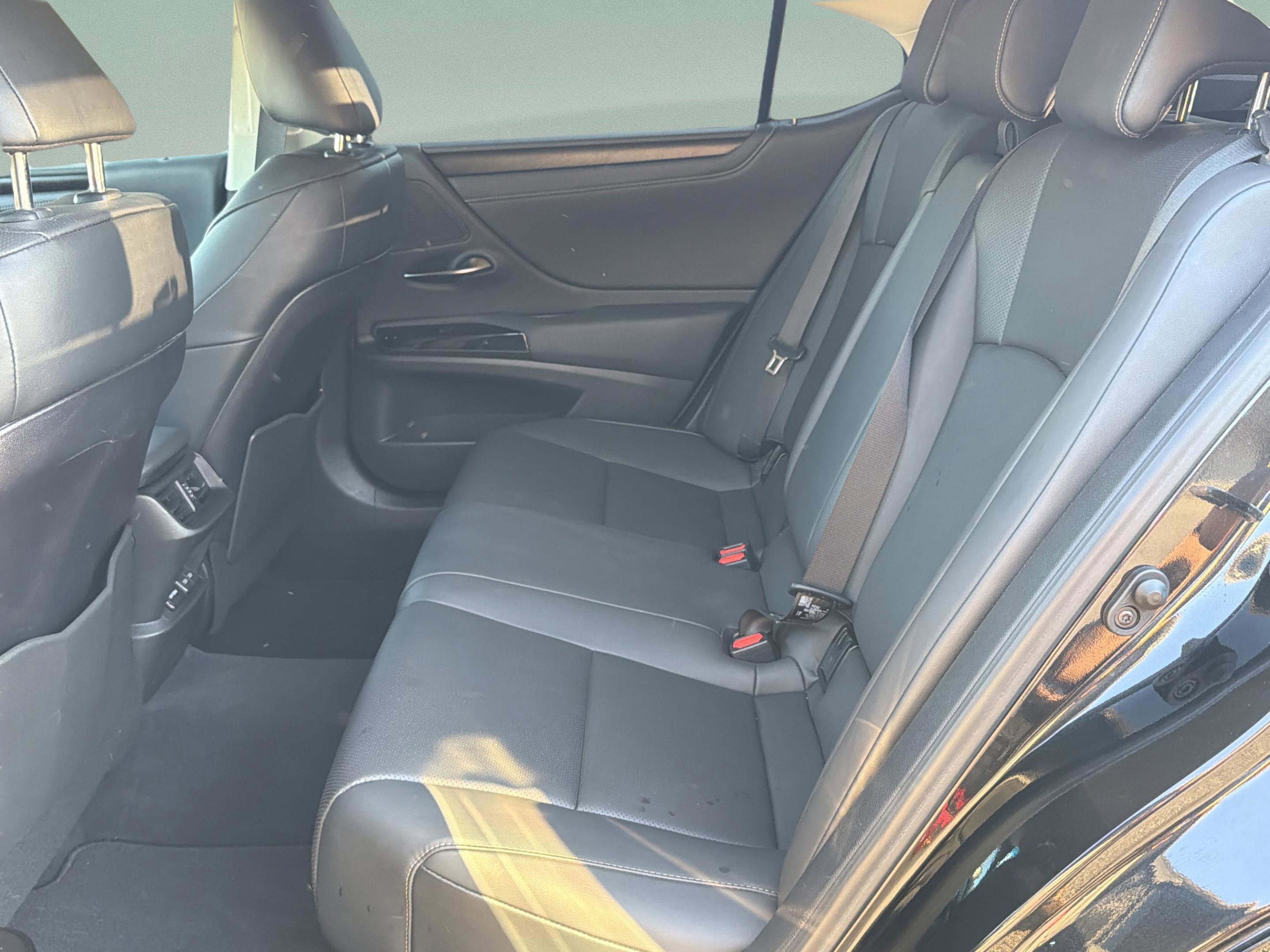 Used 2024 Lexus ES 350 w/ Premium Package image 22