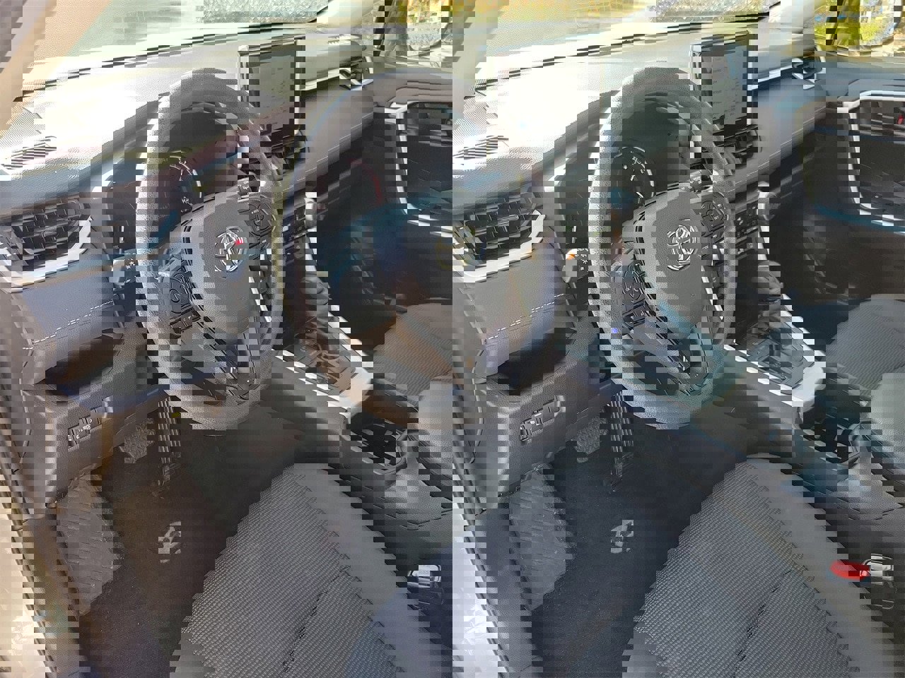 Used 2025 Toyota RAV4 LE image 15