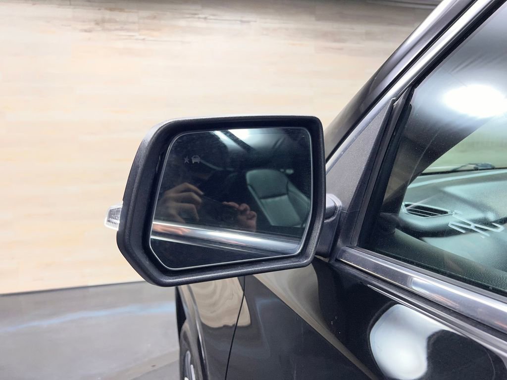 Used 2022 Chevrolet Traverse High Country image 31