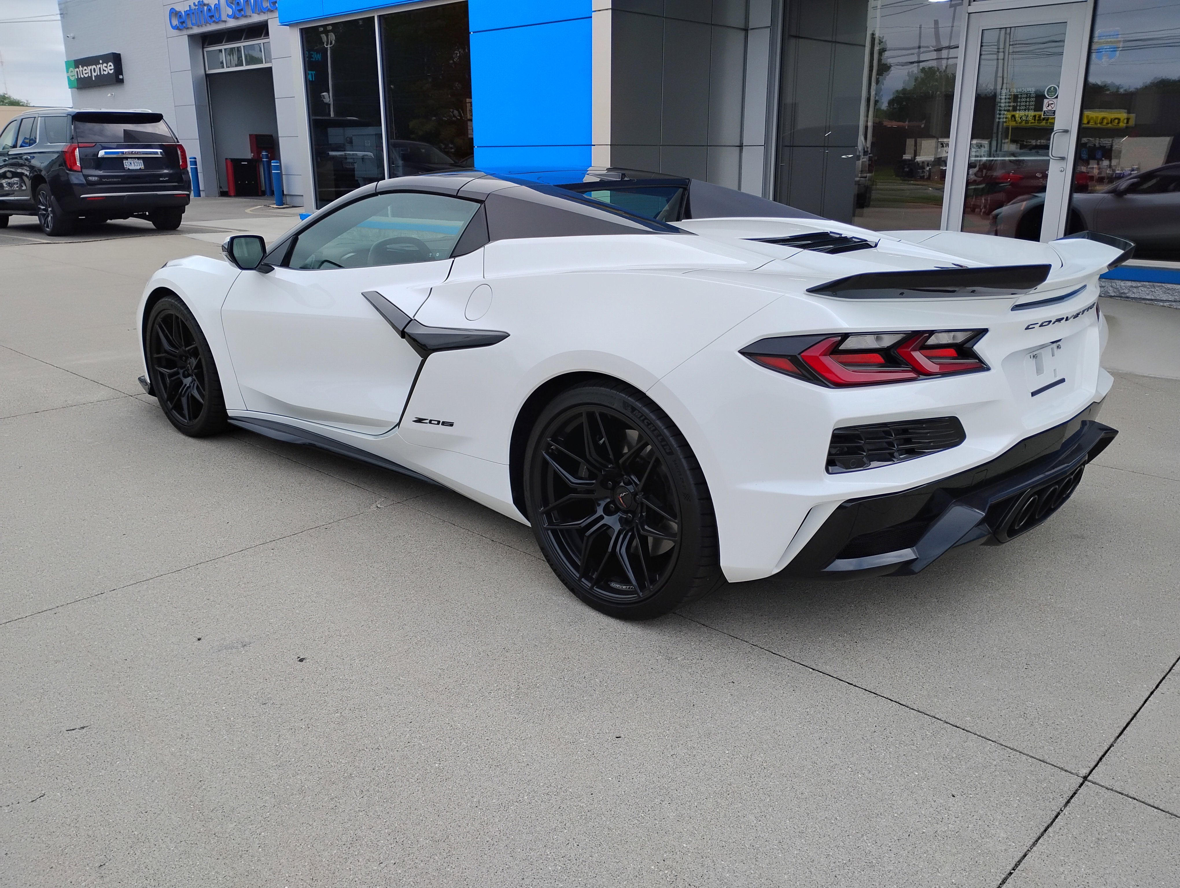 Used 2024 Chevrolet Corvette Z06 w/ Battery Protection Package image 22