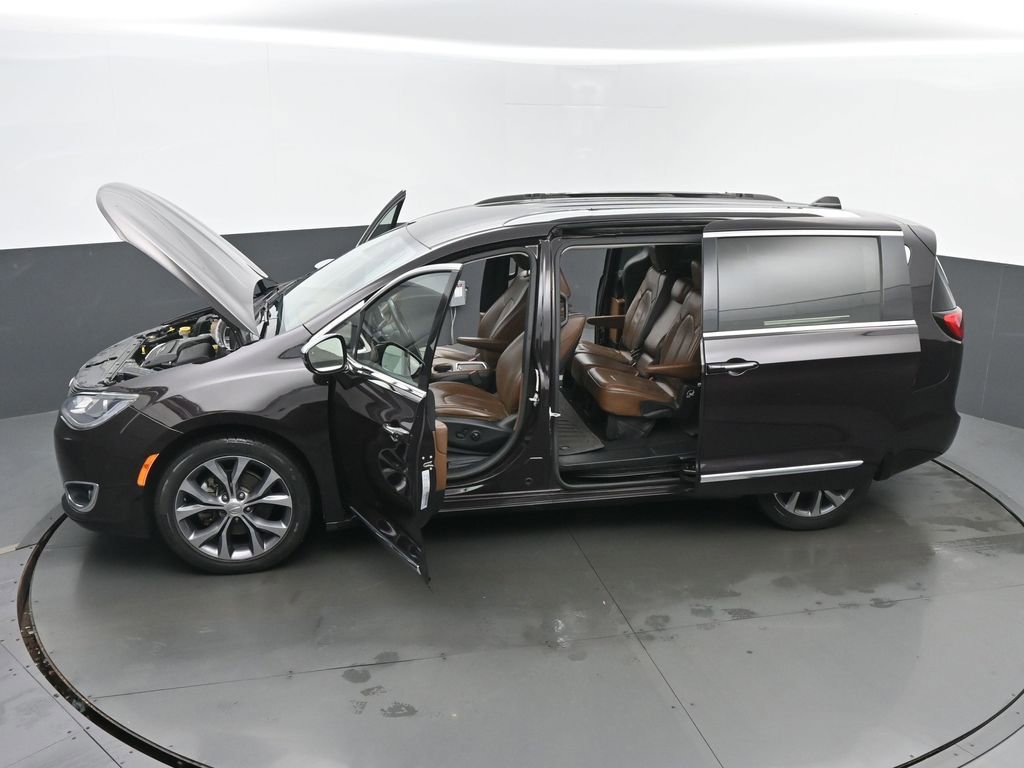 Used 2018 Chrysler Pacifica Limited image 63