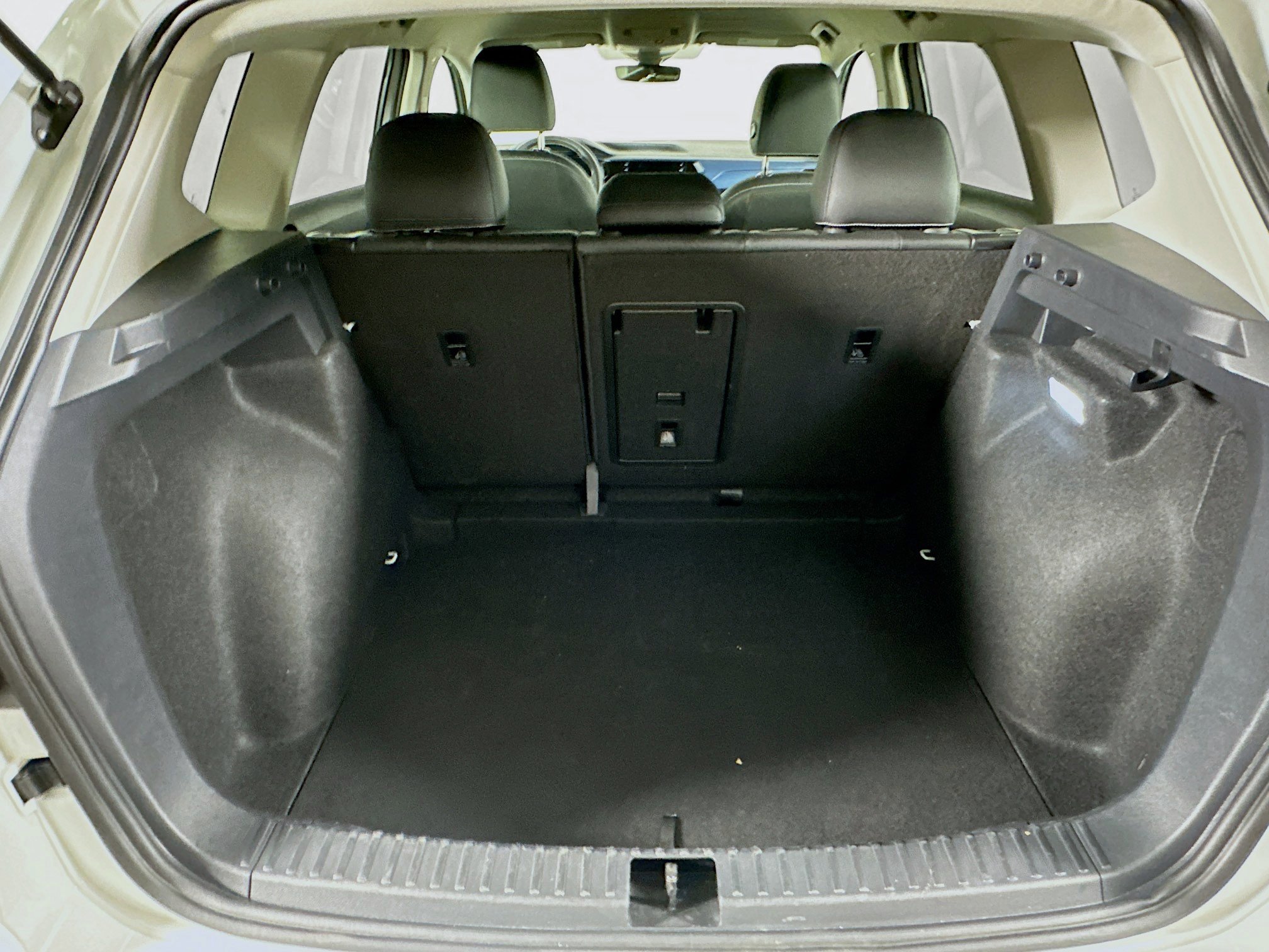 Used 2024 Volkswagen Taos SE image 26