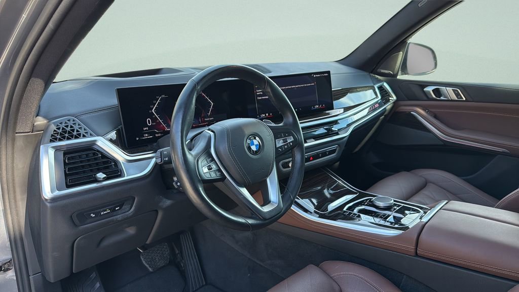 Used 2025 BMW X5 xDrive40i image 4