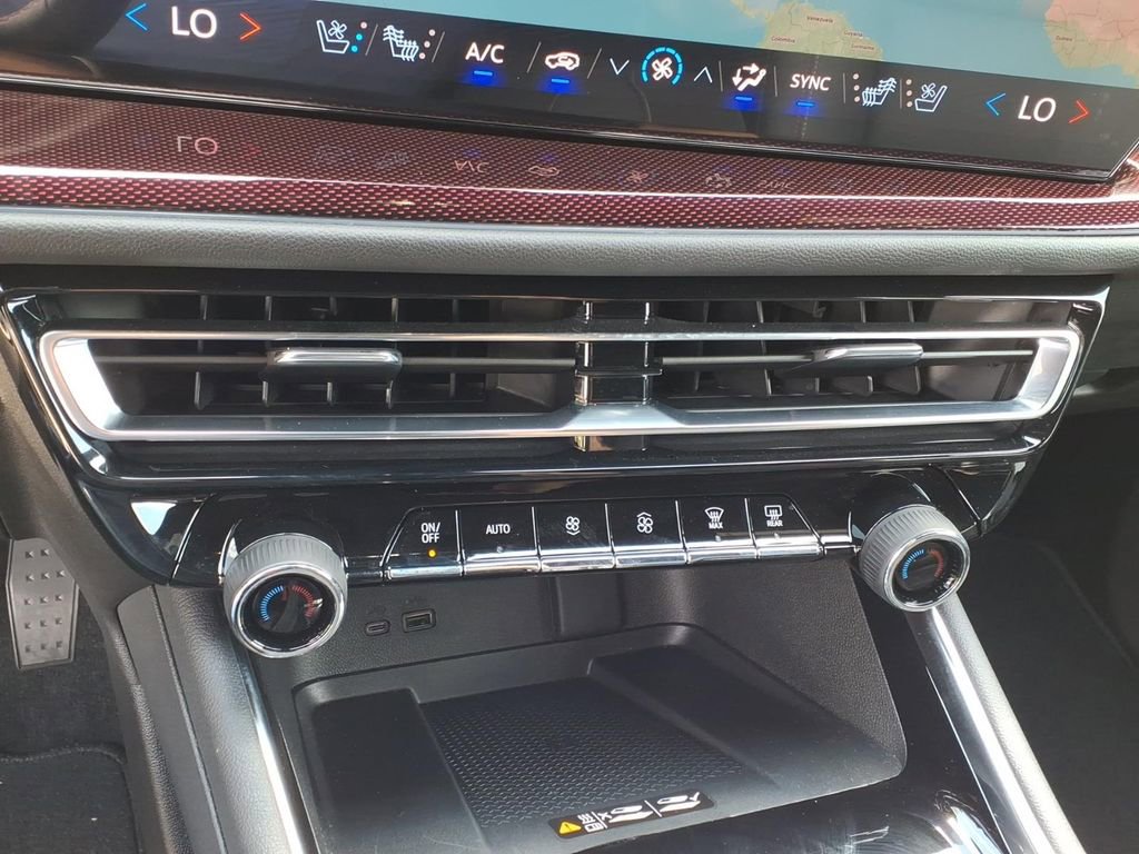 Certified 2024 Chevrolet Traverse RS image 18