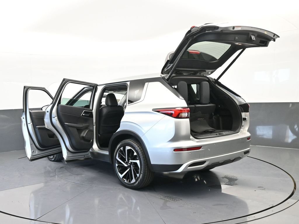 Used 2022 Mitsubishi Outlander SE image 86