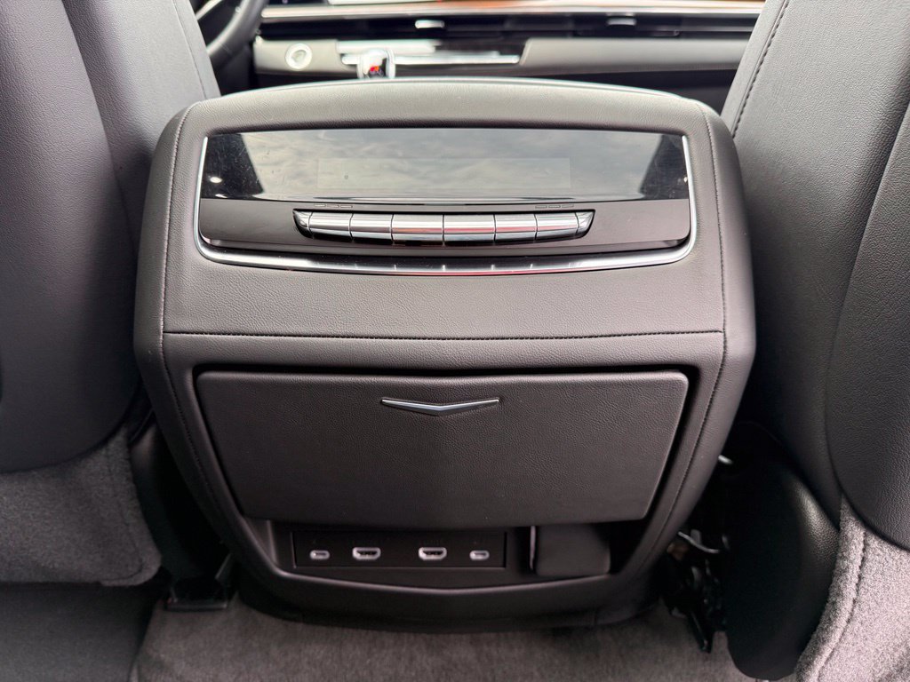 Used 2024 Cadillac Escalade Premium Luxury w/ Performance Package AWD/4WD image 14