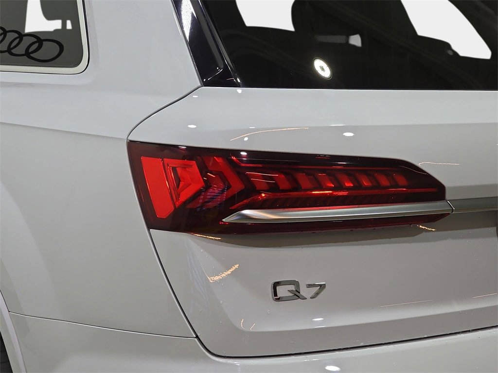 Used 2021 Audi Q7 3.0T Premium image 37