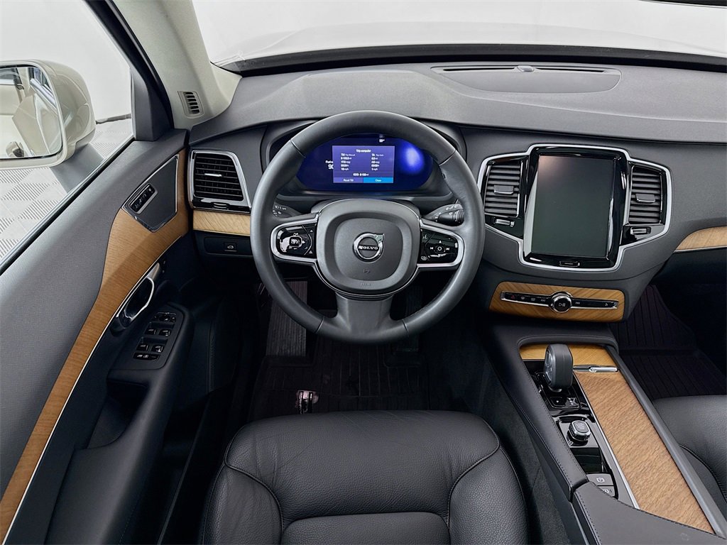 Used 2023 Volvo XC90 B5 Plus w/ Protection Package Premier image 22