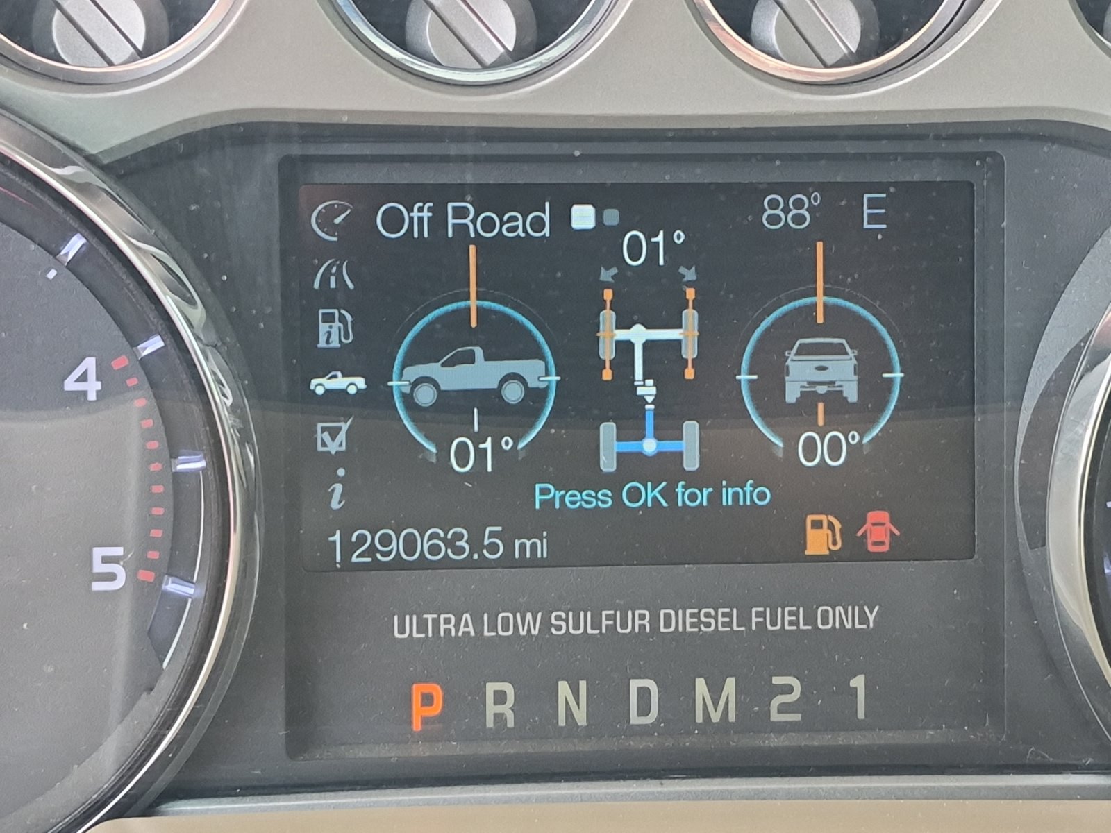 Used 2015 Ford F250 XLT w/ XLT Premium Package AWD/4WD image 2
