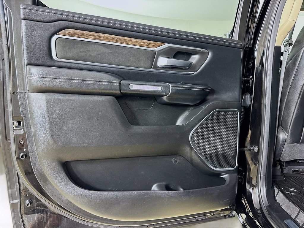 Used 2019 RAM 1500 Laramie AWD/4WD image 22