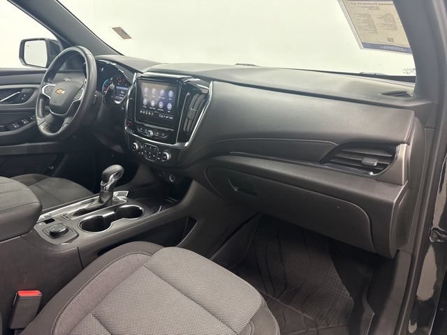 Used 2022 Chevrolet Traverse LT w/ LPO, 'HIT The Road' Package AWD/4WD image 29