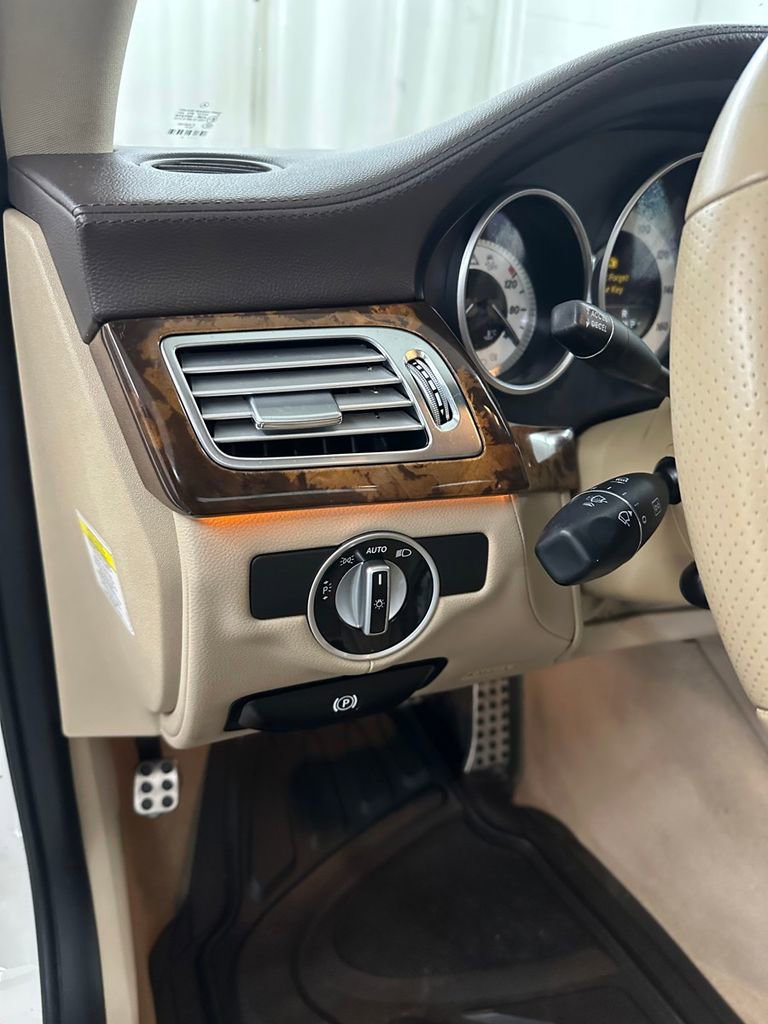 Used 2012 Mercedes-Benz CLS 550 4MATIC image 12