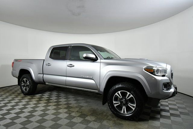 Used 2019 Toyota Tacoma TRD Sport image 9