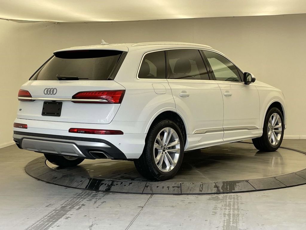 Certified 2025 Audi Q7 3.0T Premium Plus image 7