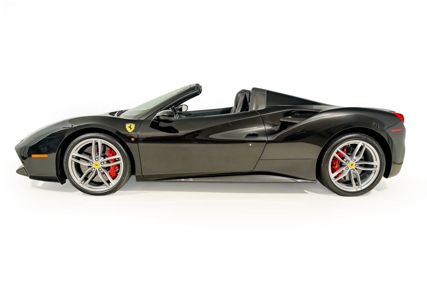 Used 2018 Ferrari 488 Spider RWD image 15