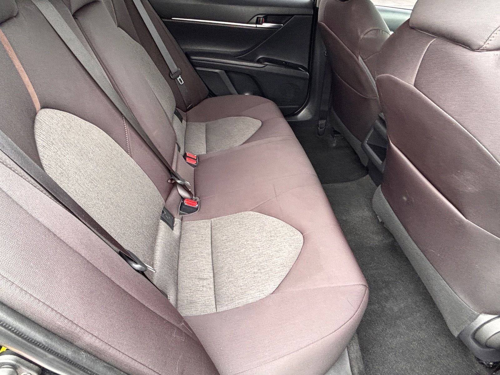 Used 2018 Toyota Camry LE FWD image 15