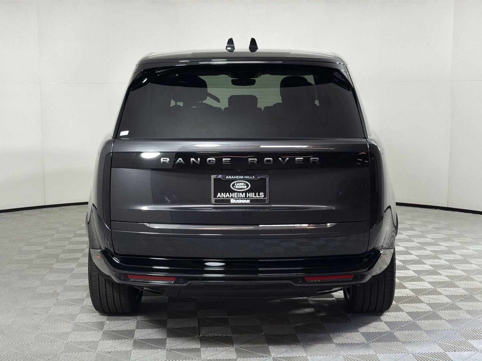 New 2026 Land Rover Range Rover Long Wheelbase SE image 4