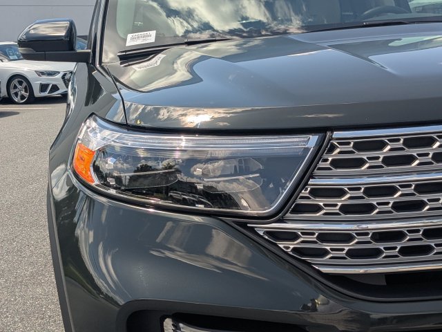 Used 2024 Ford Explorer Limited w/ Limited Technology Package RWD image 9