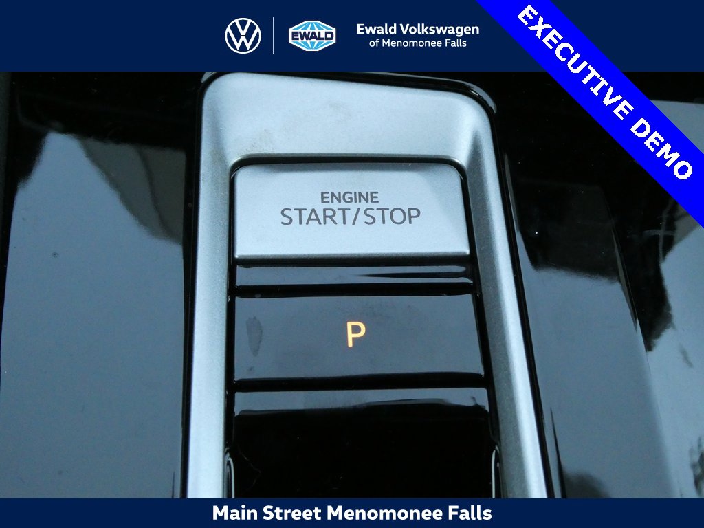 Certified 2025 Volkswagen Atlas SE image 10