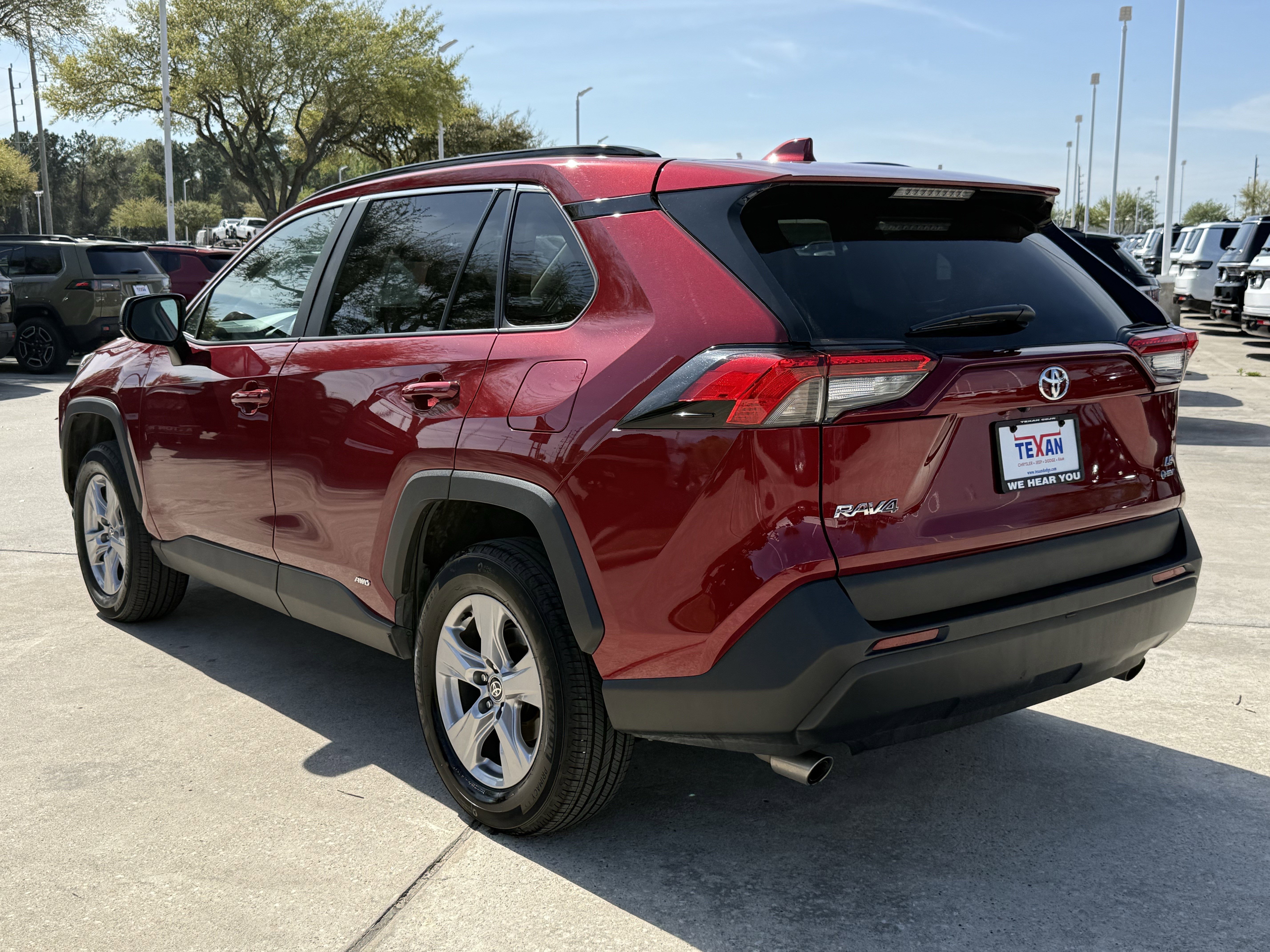 Used 2025 Toyota RAV4 LE image 7