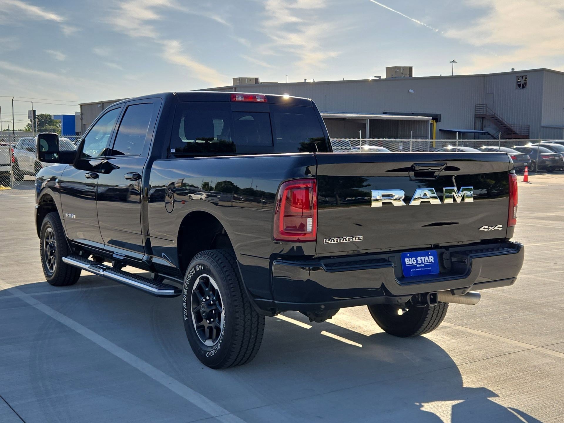 Used 2025 RAM 2500 Laramie AWD/4WD image 6