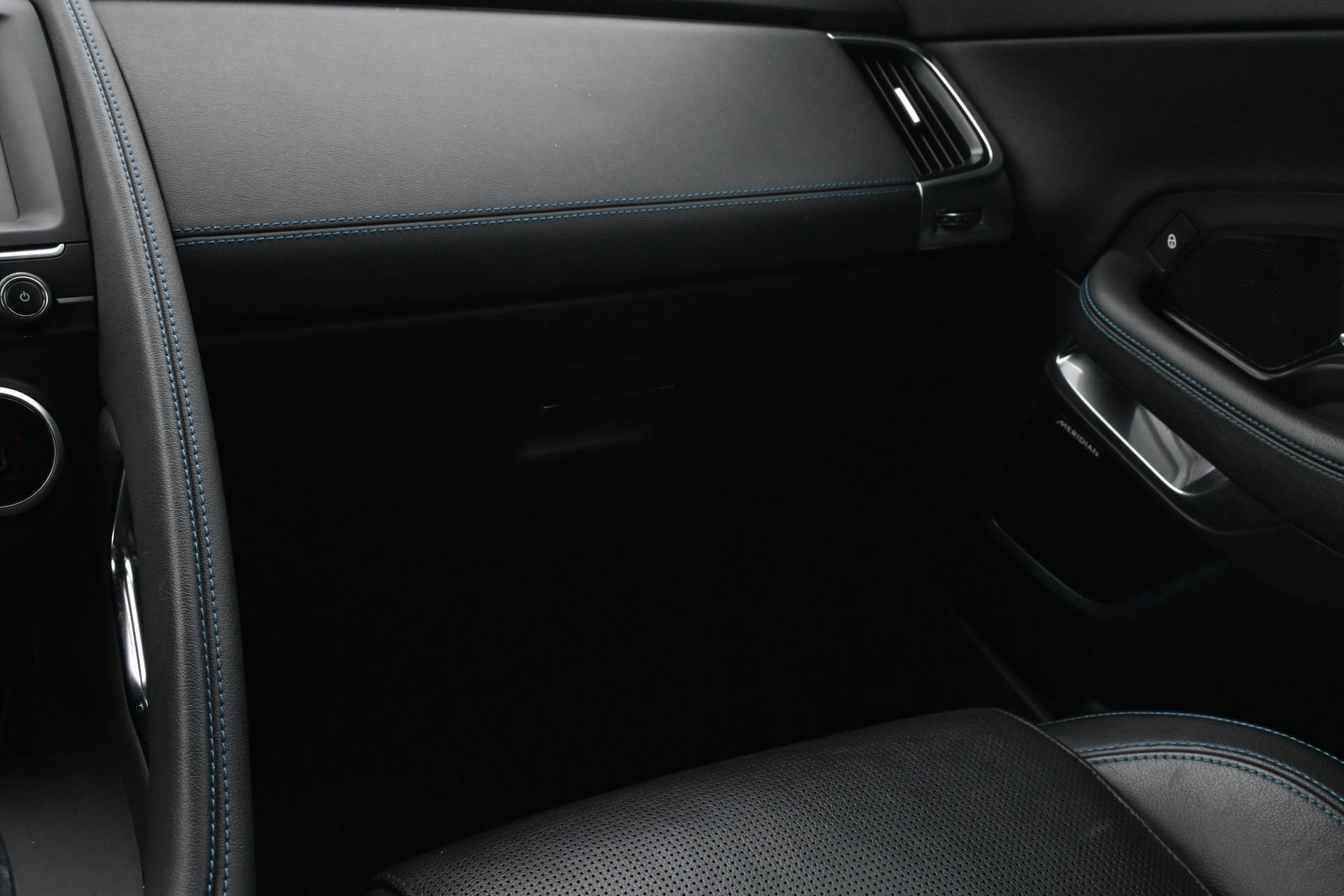 Used 2019 Jaguar E-PACE R-Dynamic S AWD/4WD image 8
