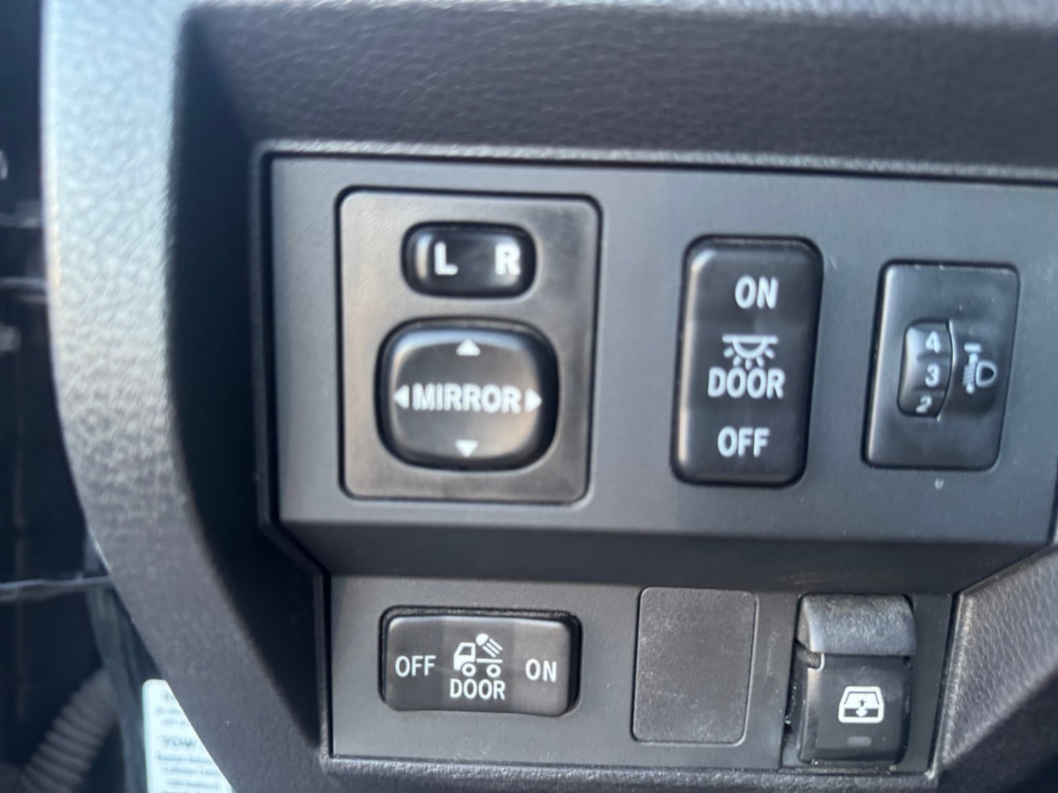 Used 2014 Toyota Tundra SR5 w/ SR5 Upgrade Package image 21