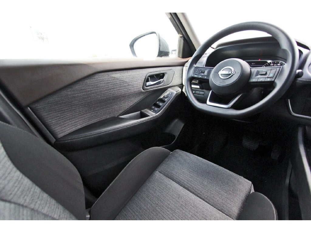 Used 2023 Nissan Rogue SV FWD image 9