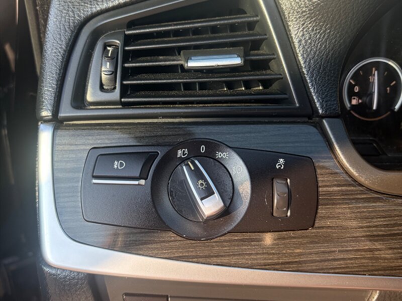 Used 2014 BMW 528i xDrive Sedan AWD/4WD image 19