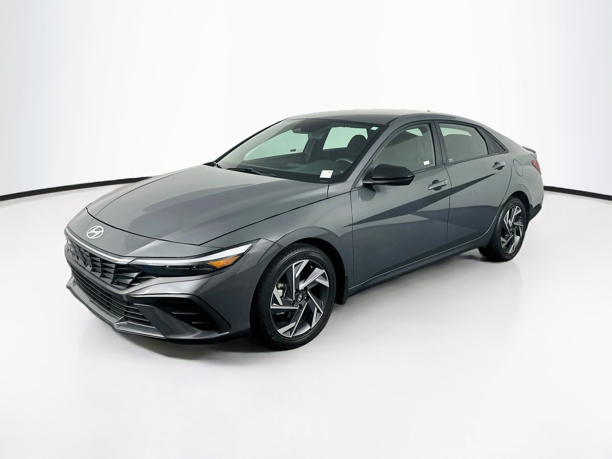 Used 2025 Hyundai Elantra Sport FWD image 3