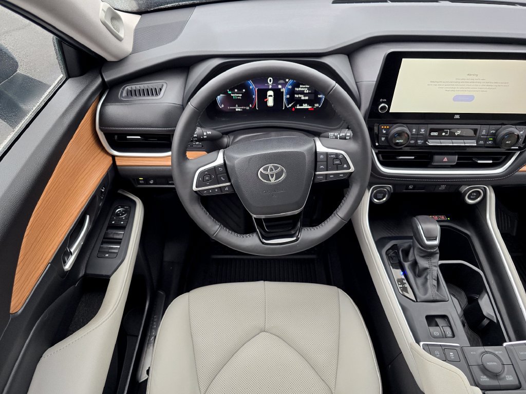 Used 2026 Toyota Grand Highlander AWD image 18