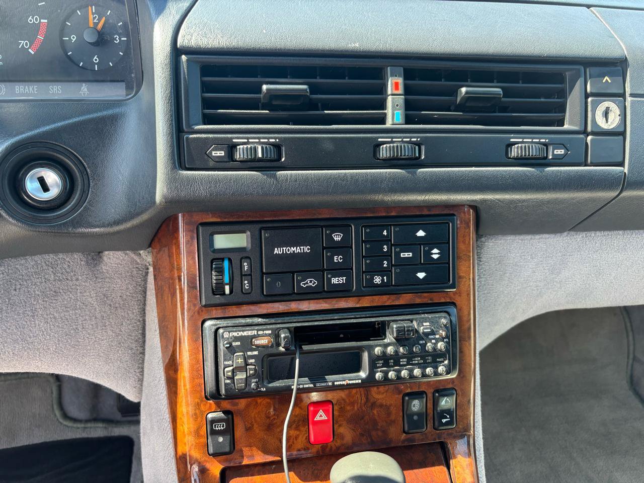 Used 1992 Mercedes-Benz 500 SL image 8