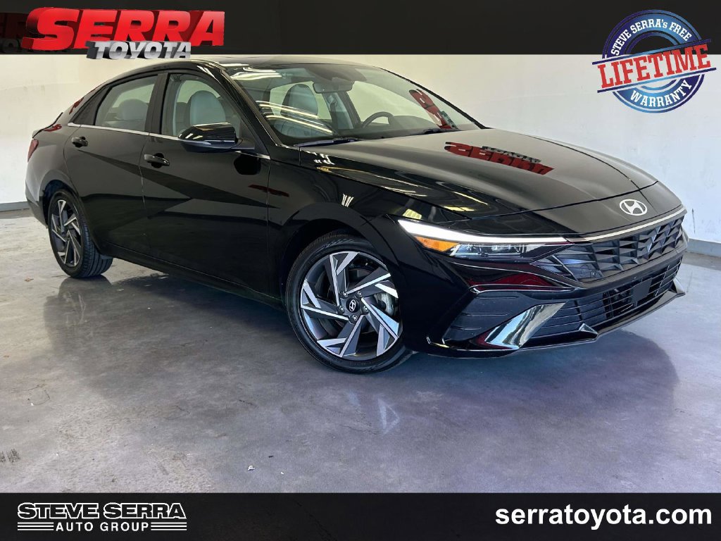 Used 2025 Hyundai Elantra Limited w/ Cargo Package FWD image 1