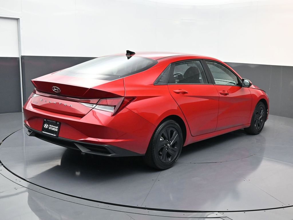 Certified 2023 Hyundai Elantra SEL w/ Preferred Accessory Package image 4