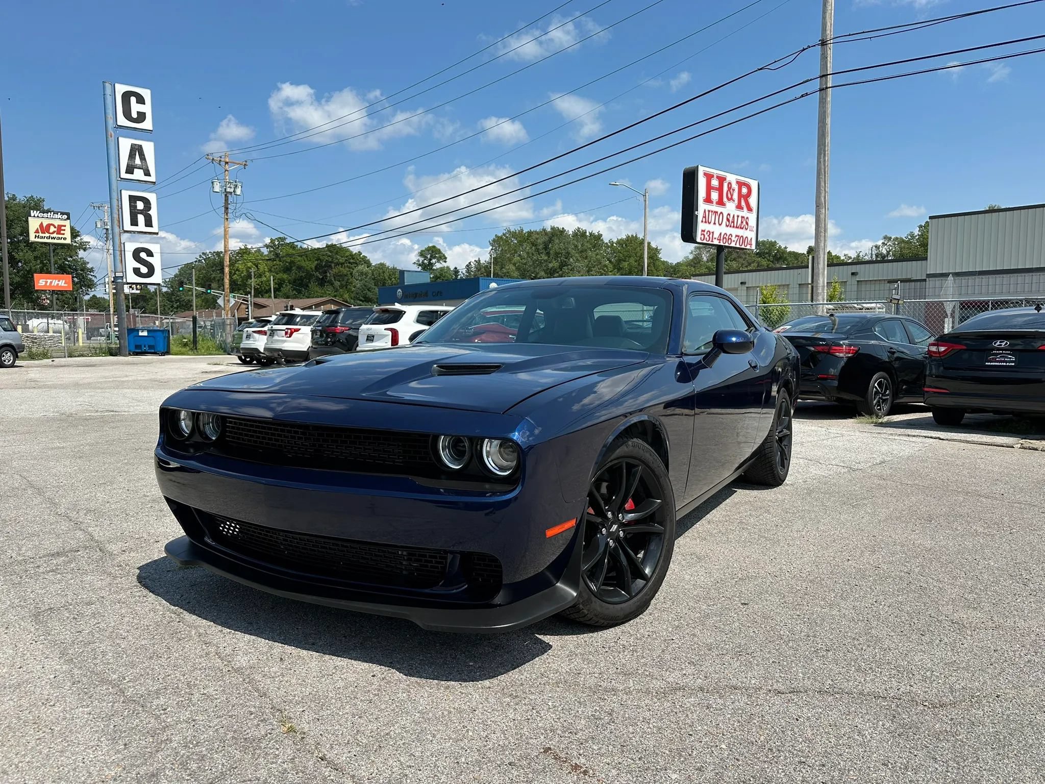 Used 2017 Dodge Challenger SXT Plus RWD image 1