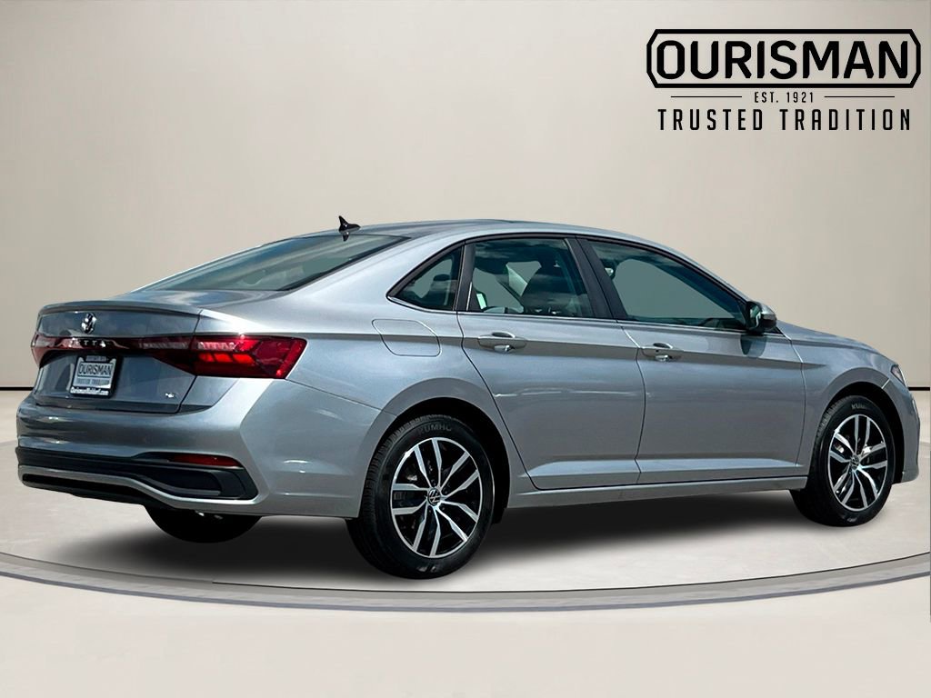 New 2025 Volkswagen Jetta SE image 3